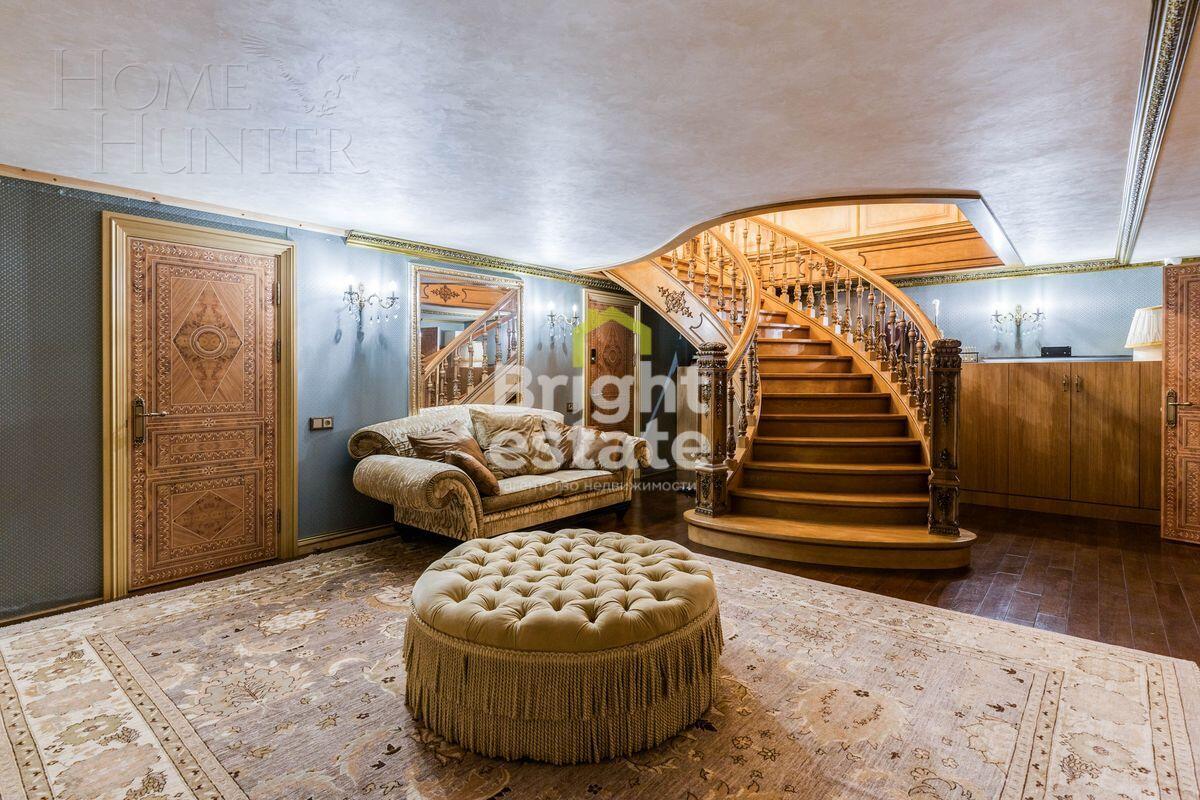 3-этажный коттедж 1 250 м² с отделкой