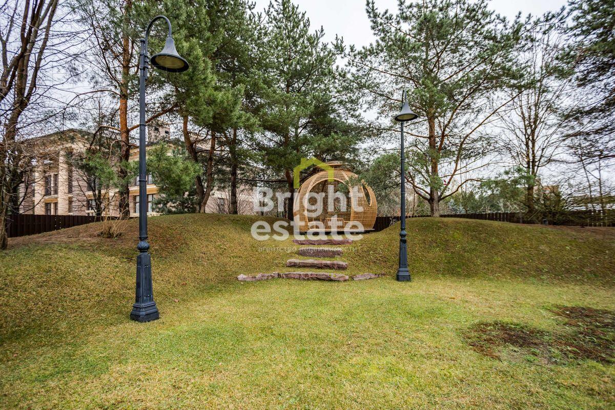 3-этажный коттедж 1 250 м² с отделкой