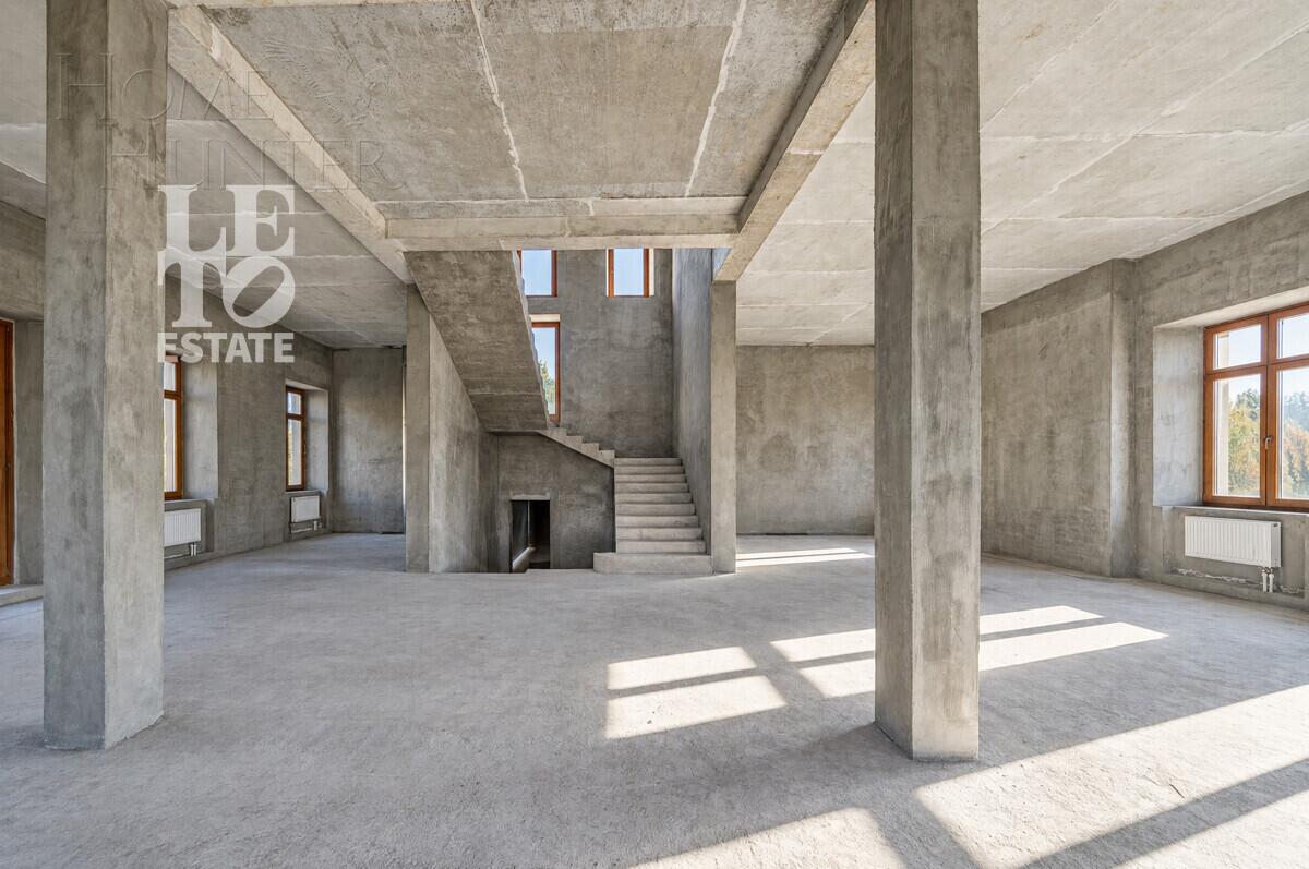 1-этажный коттедж 560 м² без отделки