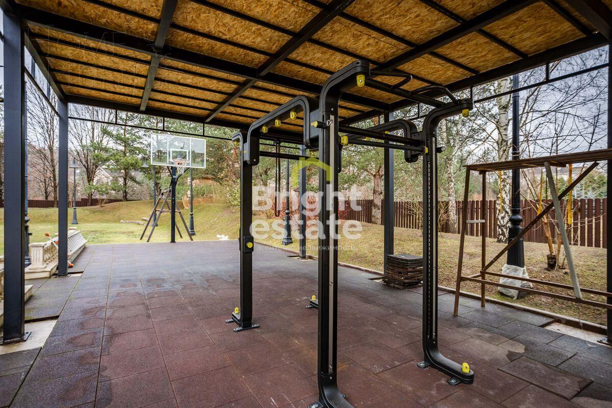 3-этажный коттедж 1 250 м² с отделкой