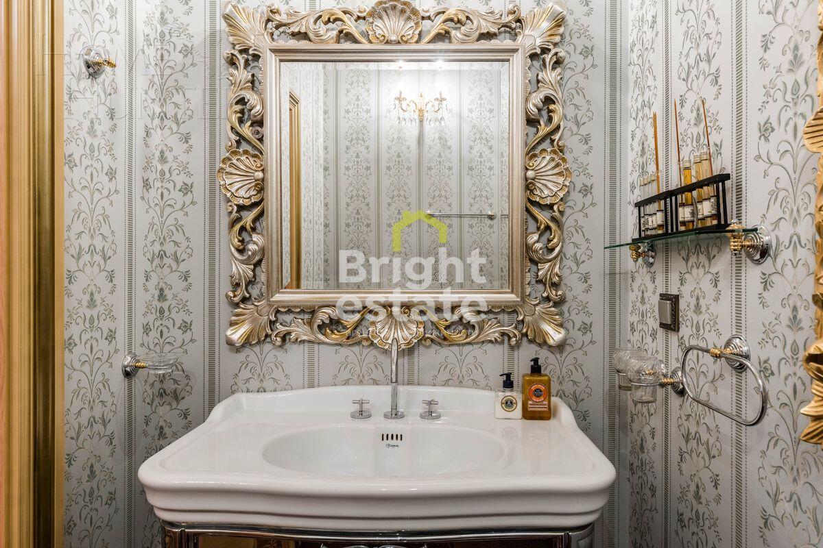 3-этажный коттедж 1 250 м² с отделкой
