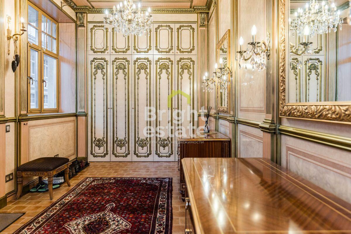 3-этажный коттедж 1 250 м² с отделкой