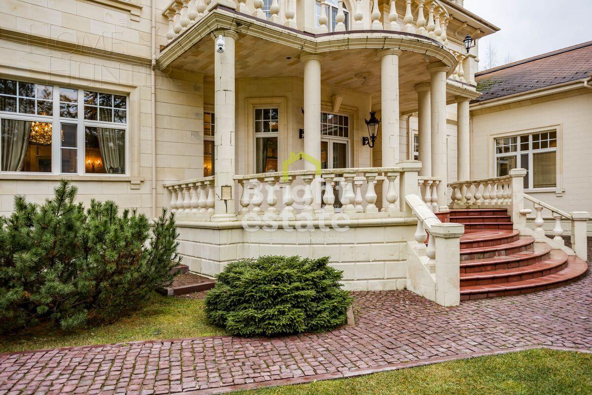 3-этажный коттедж 1 250 м² с отделкой