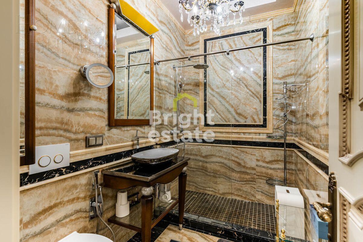 3-этажный коттедж 1 250 м² с отделкой