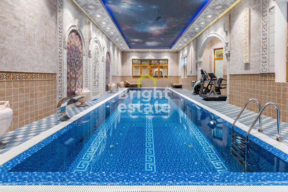 3-этажный коттедж 1 250 м² с отделкой