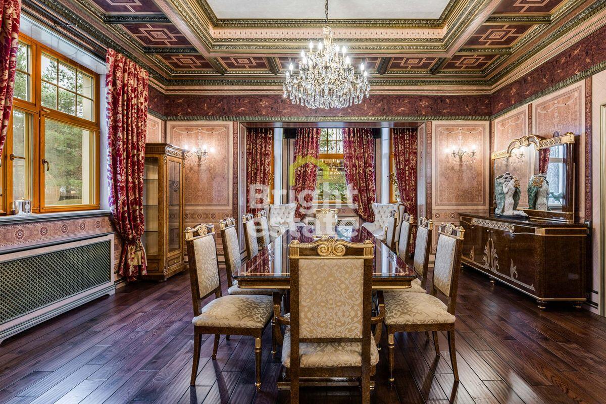 3-этажный коттедж 1 250 м² с отделкой