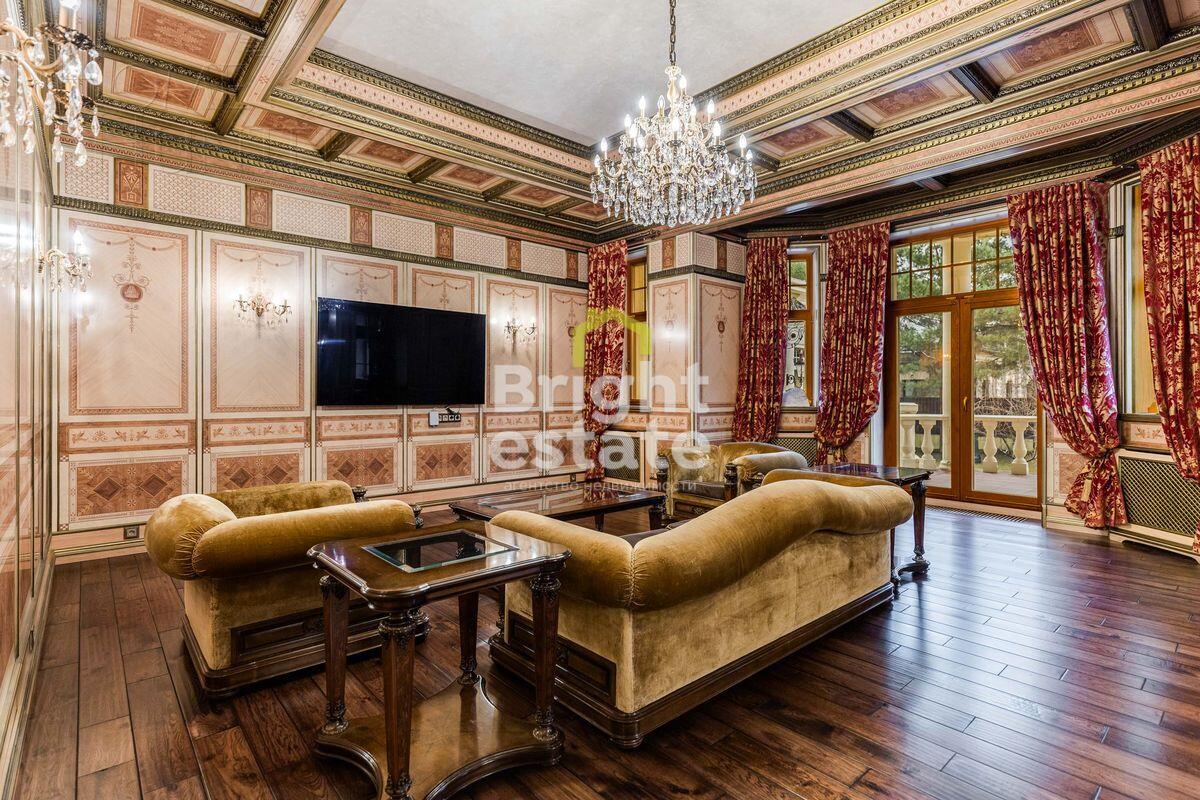 3-этажный коттедж 1 250 м² с отделкой