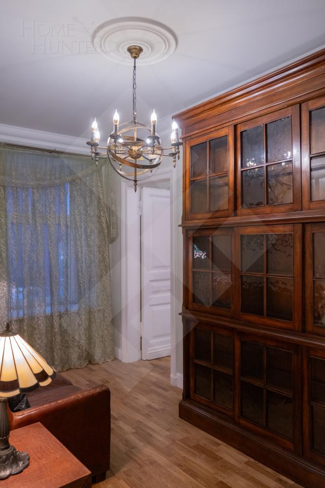 6-КОМН. КВАРТИРА С ОТДЕЛКОЙ 180 М² НА 3 ЭТАЖЕ