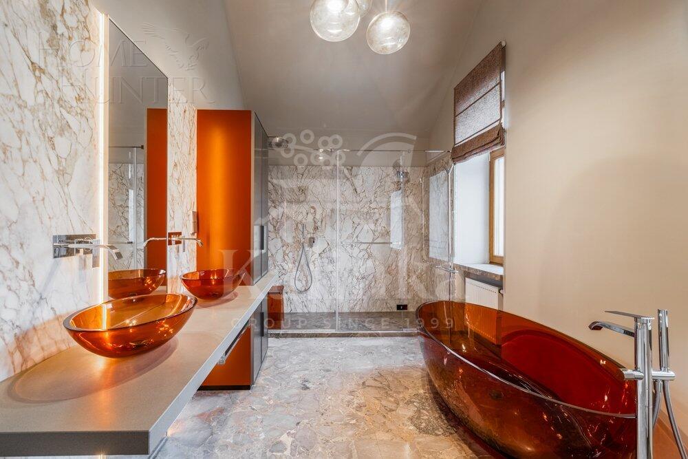 3-этажный коттедж 472 м² с отделкой