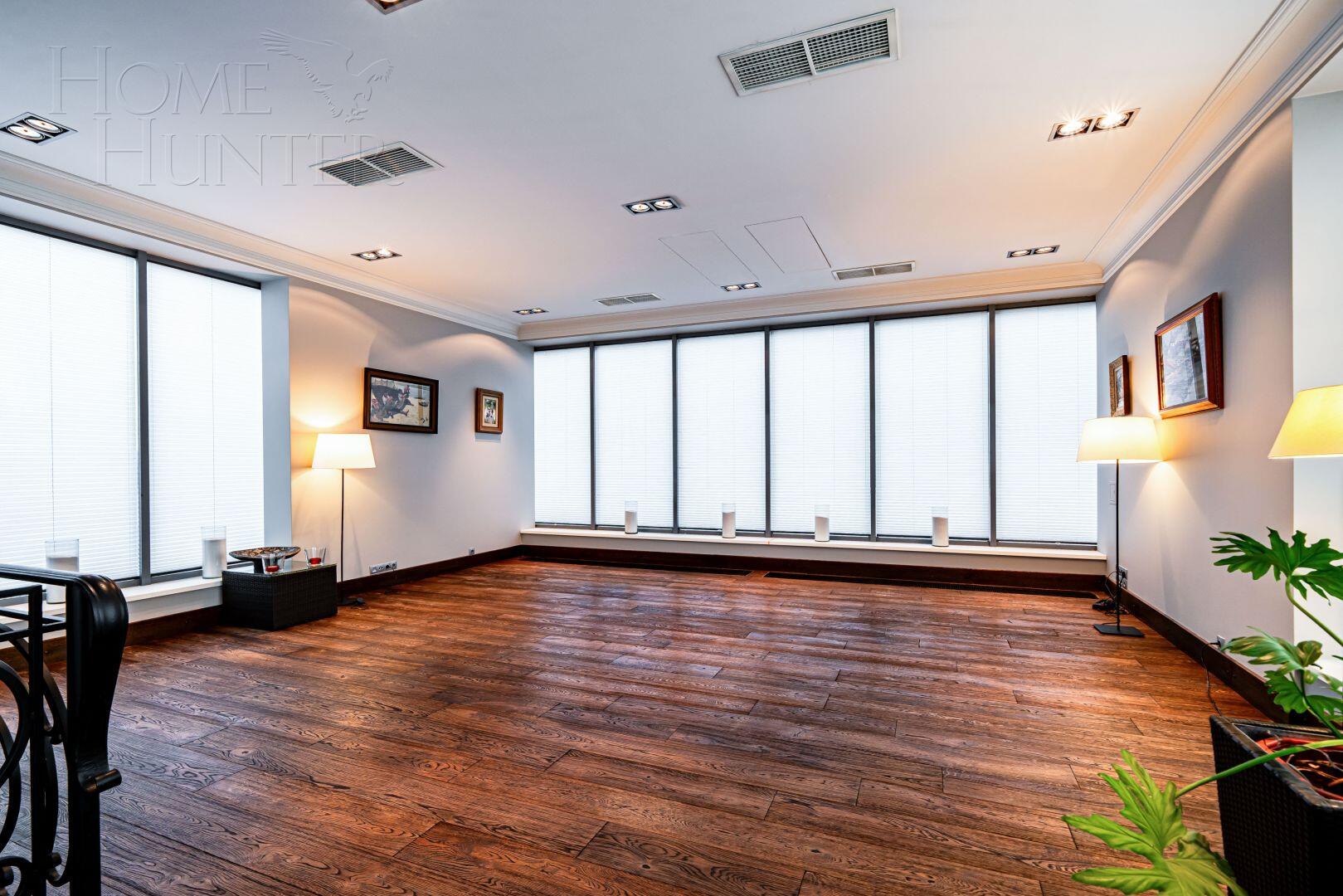 3-этажный коттедж 700 м² с отделкой