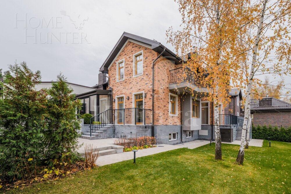 3-этажный коттедж 472 м² с отделкой