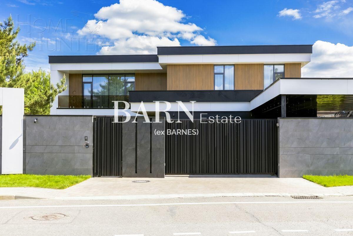 2-этажный коттедж 880 м² без отделки
