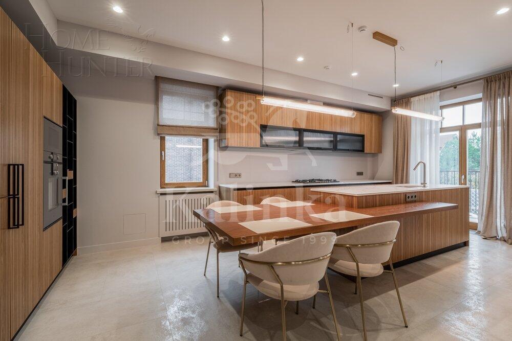 3-этажный коттедж 472 м² с отделкой