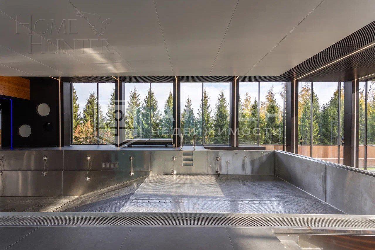 3-этажный коттедж 5 000 м² с отделкой
