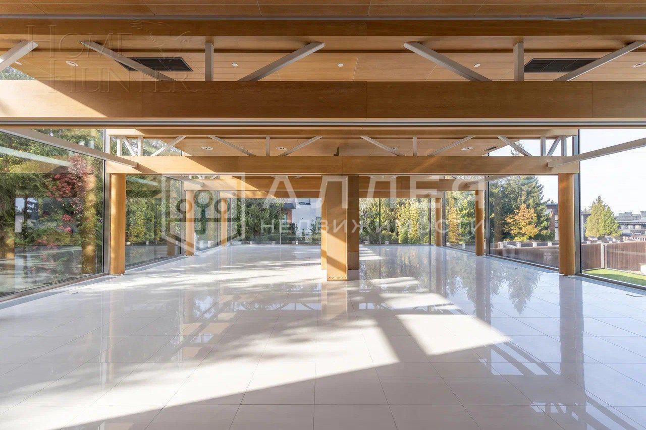 3-этажный коттедж 5 000 м² с отделкой