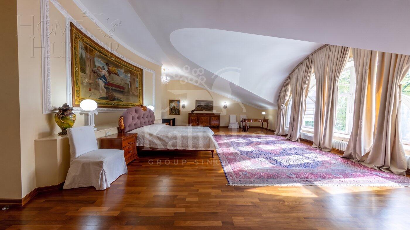 4-этажный коттедж 1 250 м² с отделкой