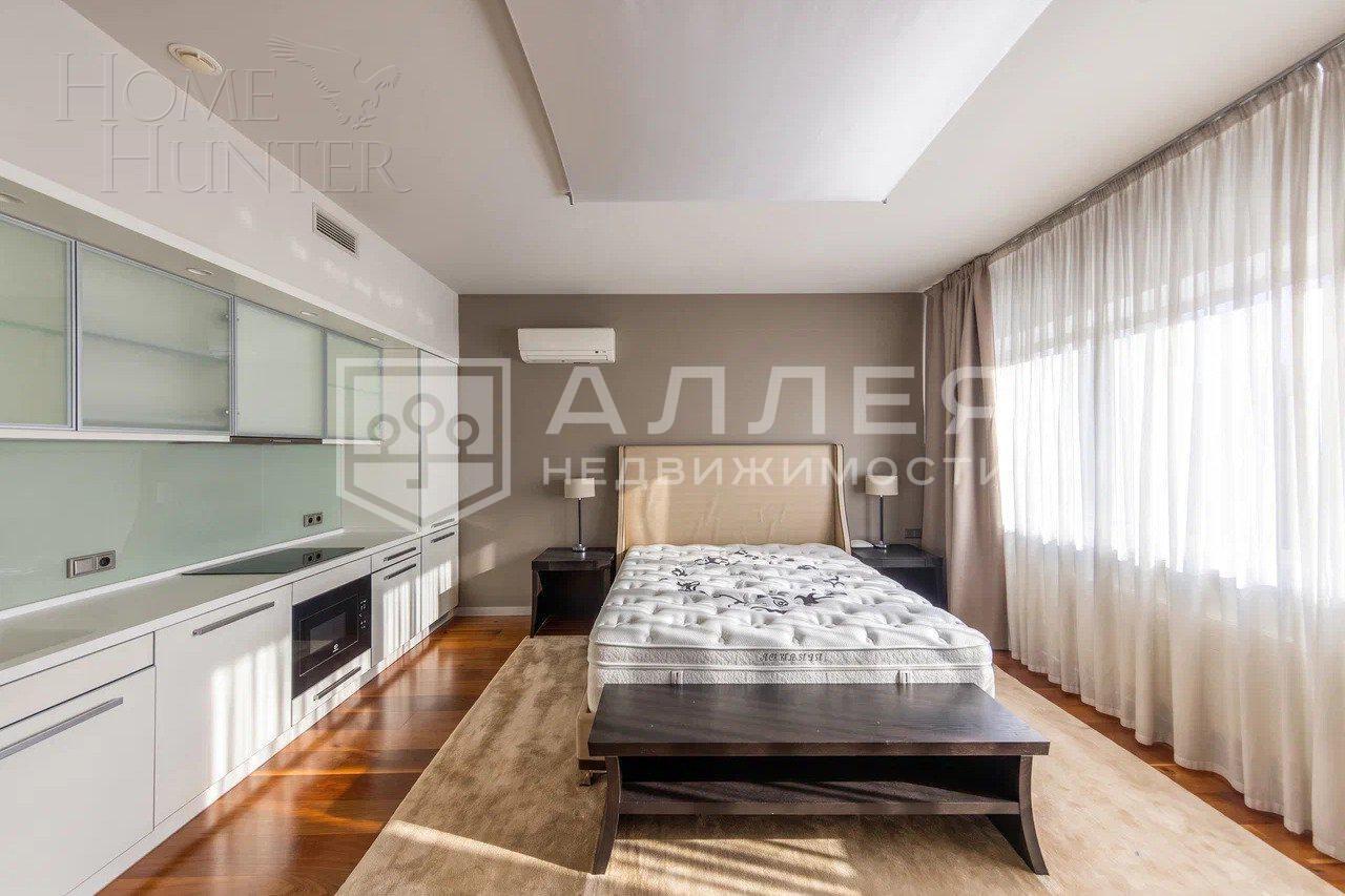 3-этажный коттедж 5 000 м² с отделкой
