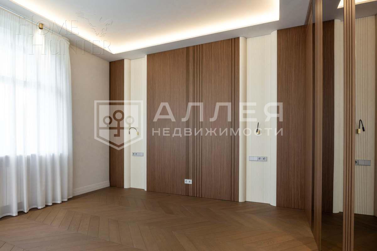 3-этажный коттедж 715 м² с отделкой