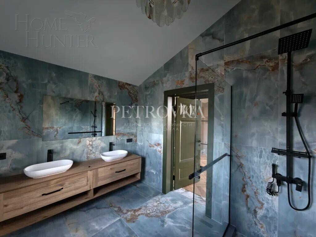 1-этажный коттедж 240 м² с отделкой