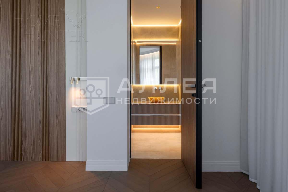 3-этажный коттедж 715 м² с отделкой