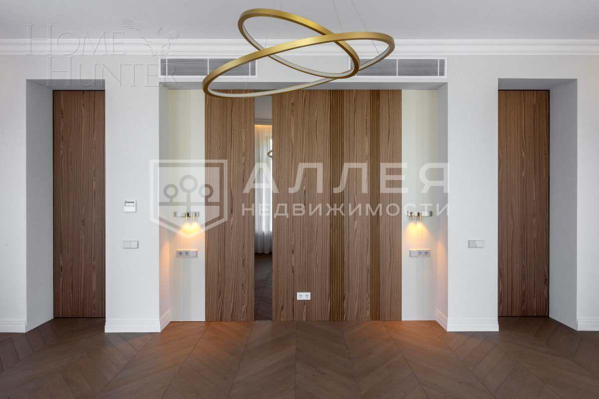 3-этажный коттедж 715 м² с отделкой