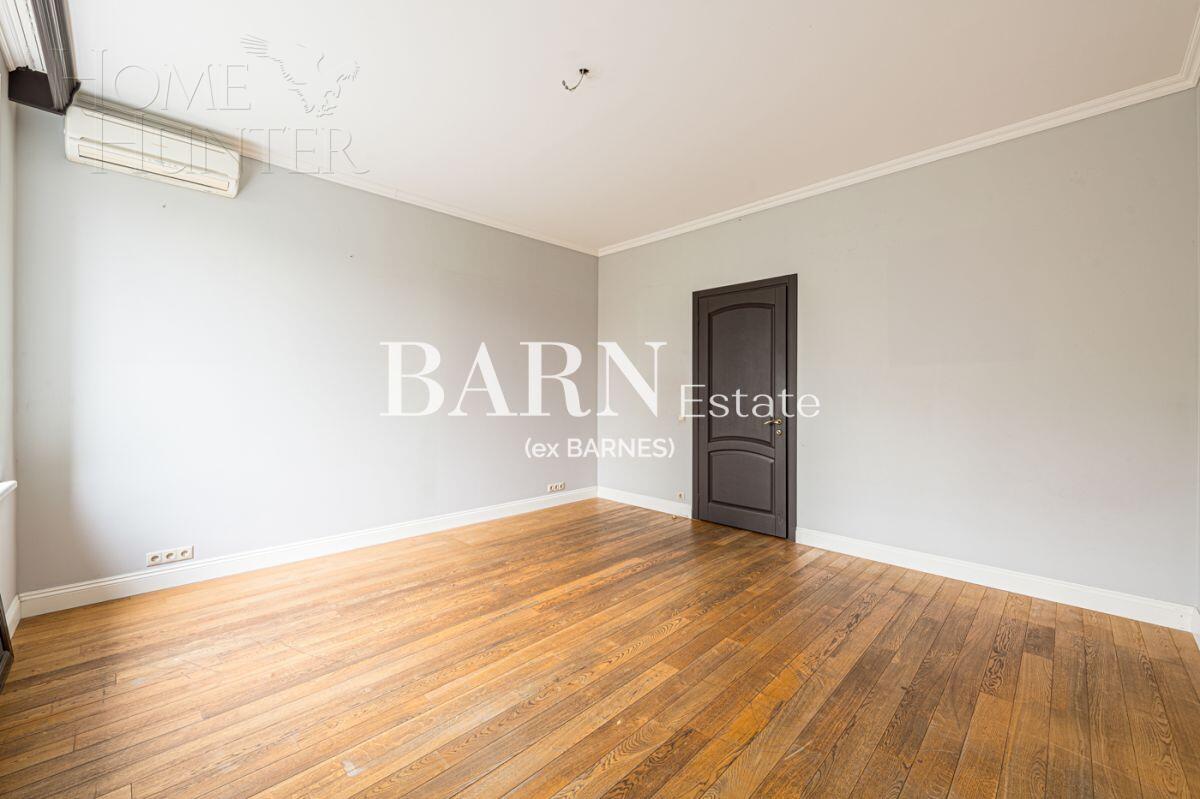 3-КОМН. КВАРТИРА С ОТДЕЛКОЙ 140 М² НА 3 ЭТАЖЕ