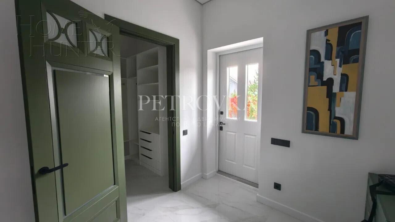 1-этажный коттедж 240 м² с отделкой