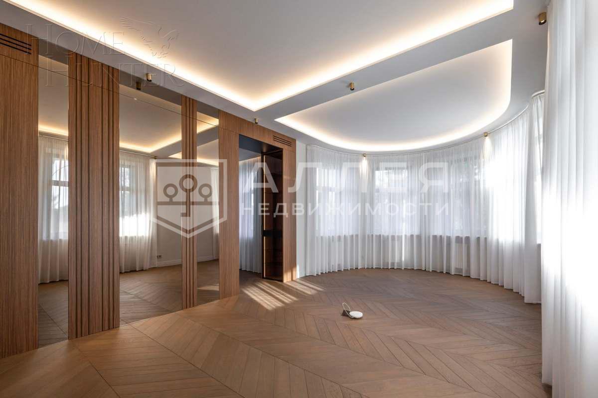3-этажный коттедж 715 м² с отделкой
