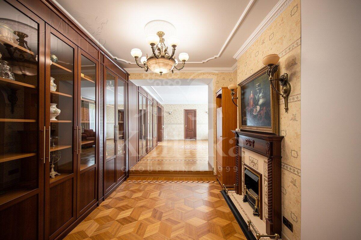 ТАУНХАУС 1 392 м² с отделкой