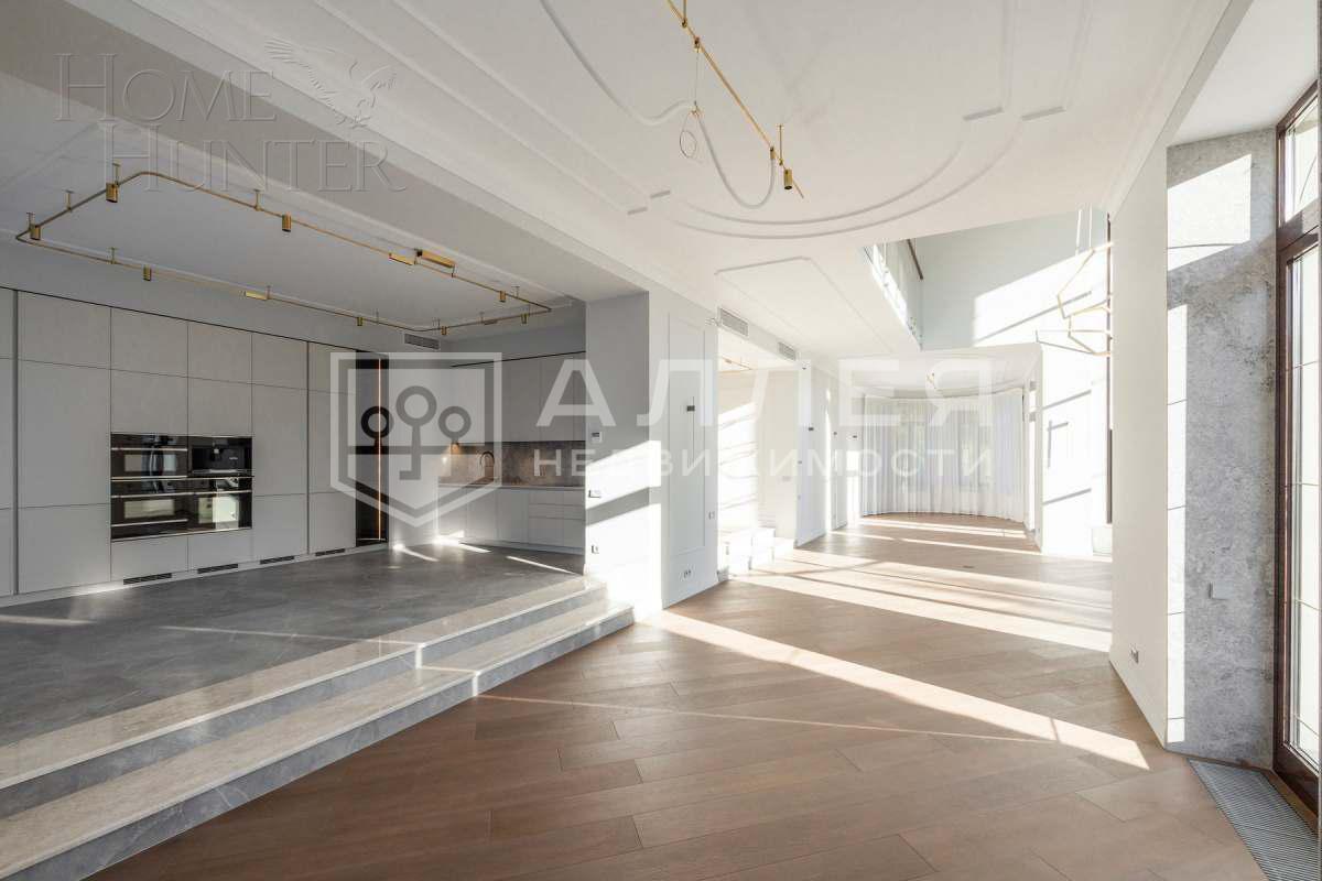 3-этажный коттедж 715 м² с отделкой