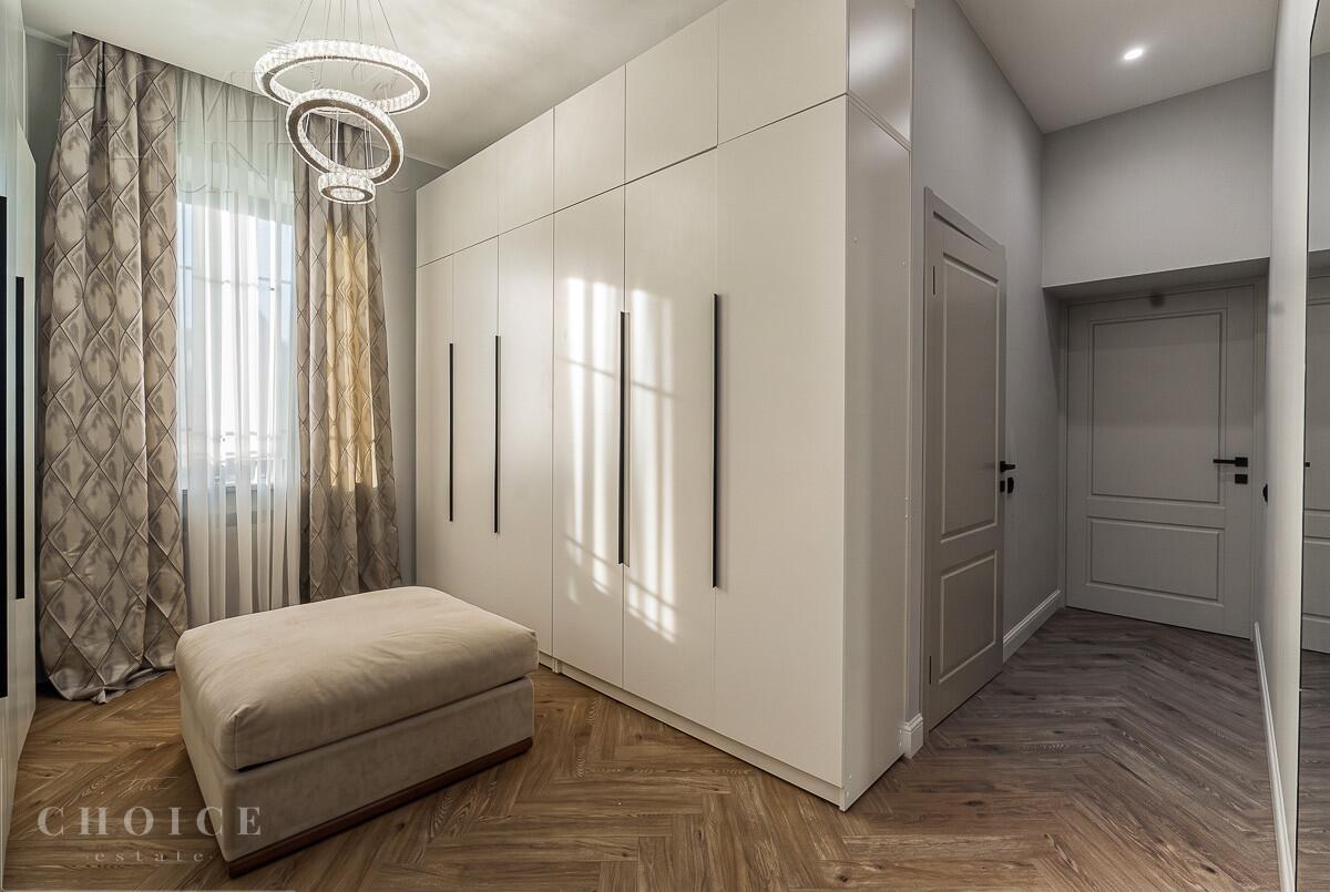 2-этажный коттедж 300 м² с отделкой