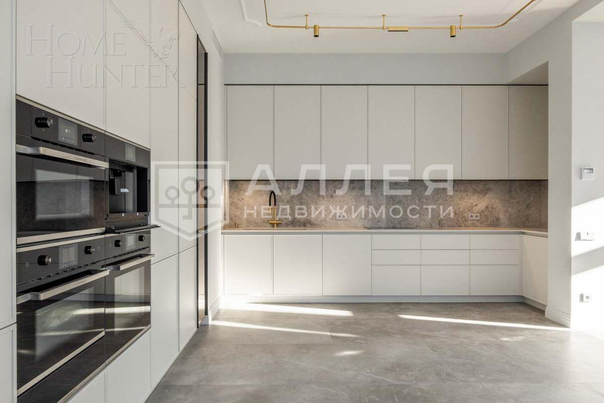 3-этажный коттедж 715 м² с отделкой