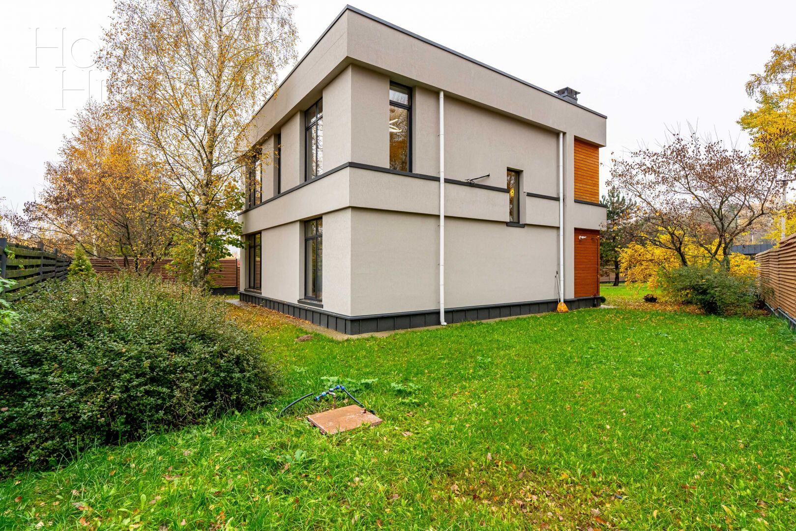 2-этажный коттедж 250 м² с отделкой