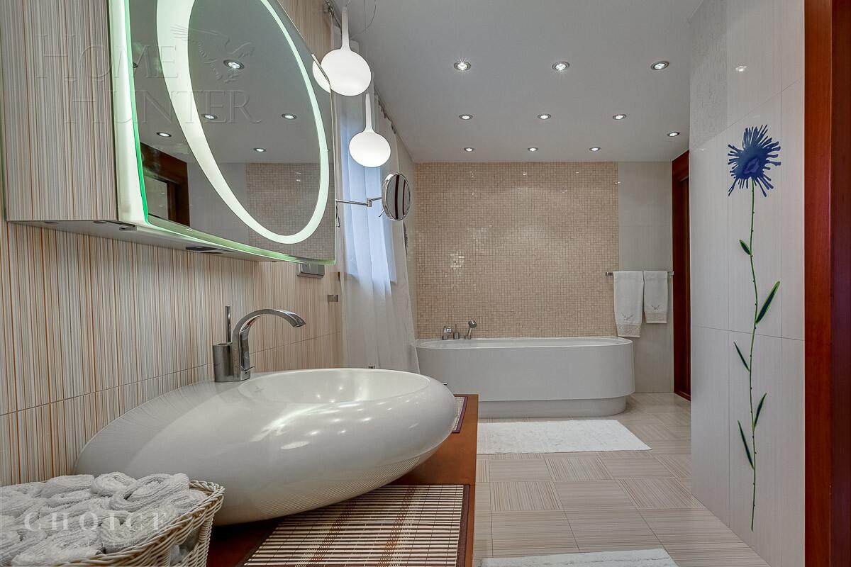 4-этажный коттедж 540 м² с отделкой