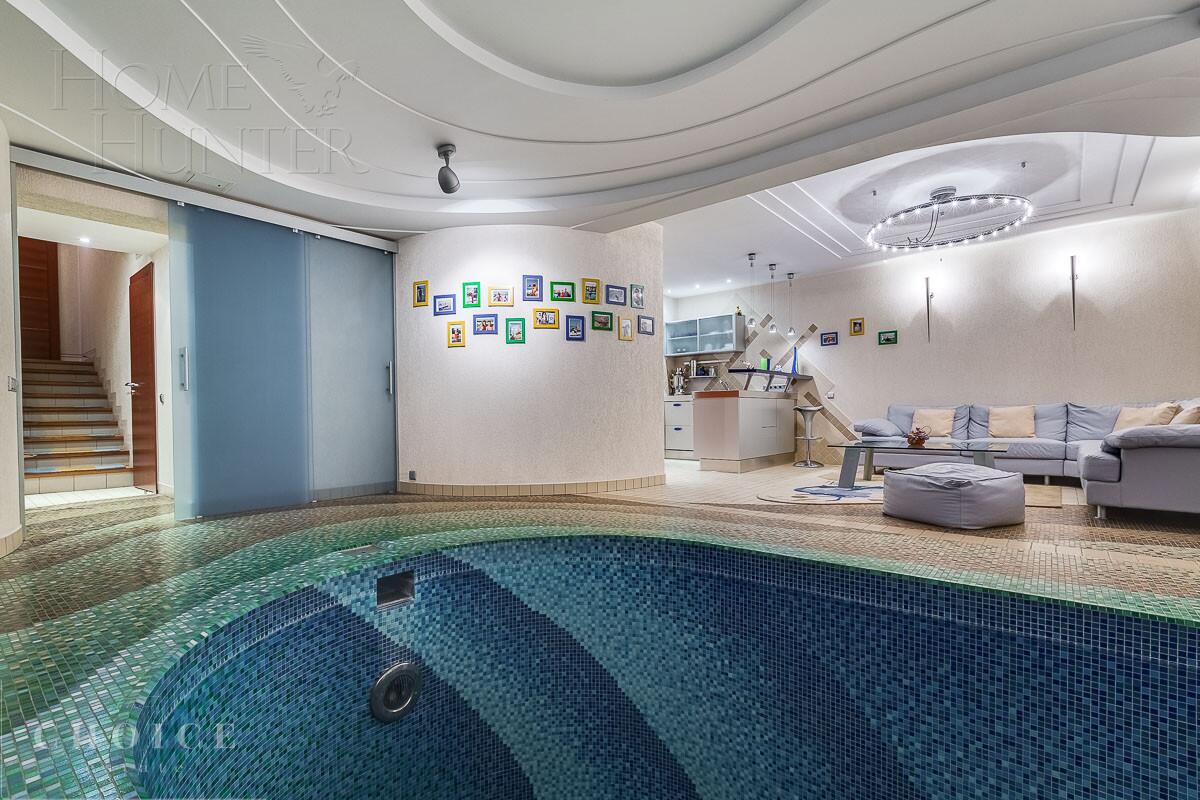 4-этажный коттедж 540 м² с отделкой