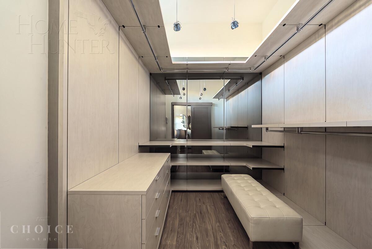 3-этажный таунхаус 302.5 м² с отделкой