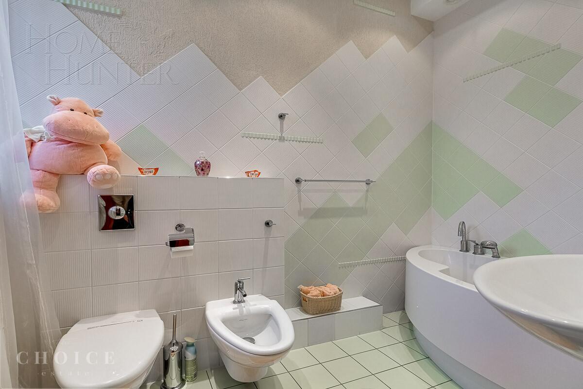 4-этажный коттедж 540 м² с отделкой
