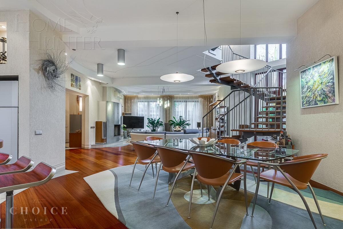 4-этажный коттедж 540 м² с отделкой