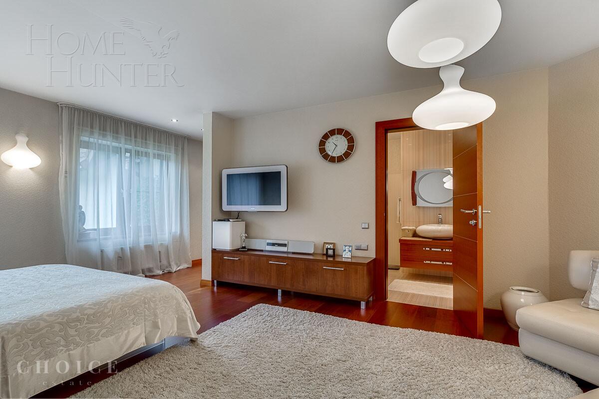 4-этажный коттедж 540 м² с отделкой
