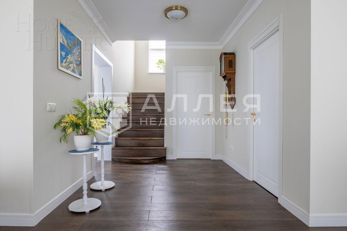 2-этажный коттедж 270 м² с отделкой