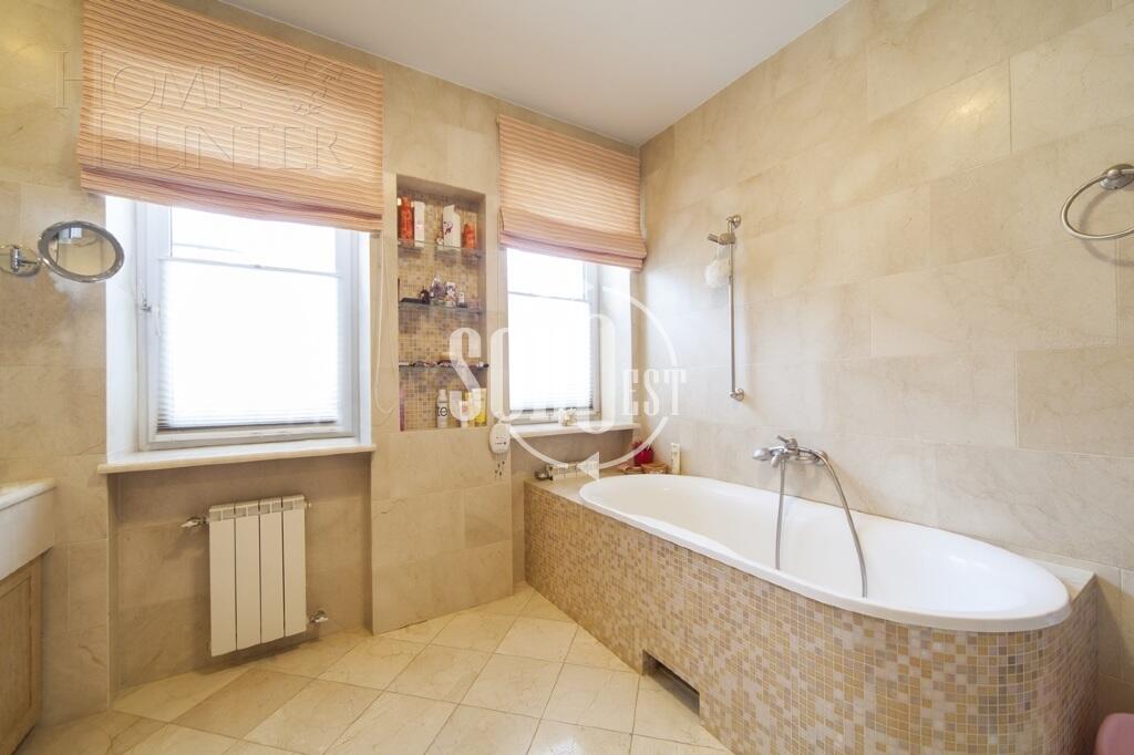 4-УРОВНЕВЫЙ ТАУНХАУС С ОТДЕЛКОЙ 310 М² НА 1 ЭТАЖЕ