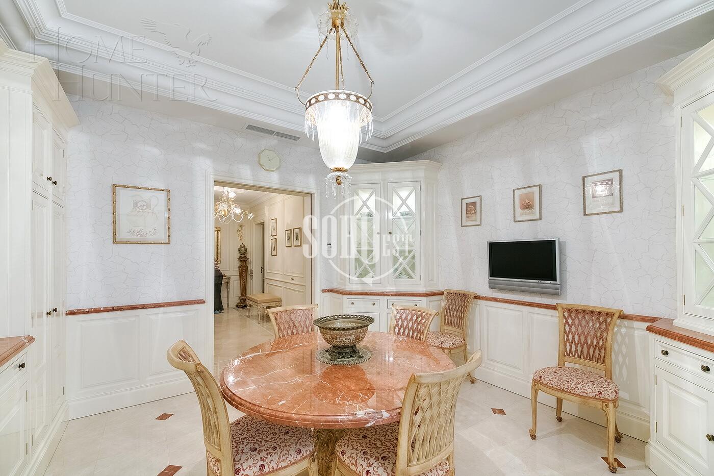 4-КОМН. КВАРТИРА С ОТДЕЛКОЙ 180 М² НА 7 ЭТАЖЕ