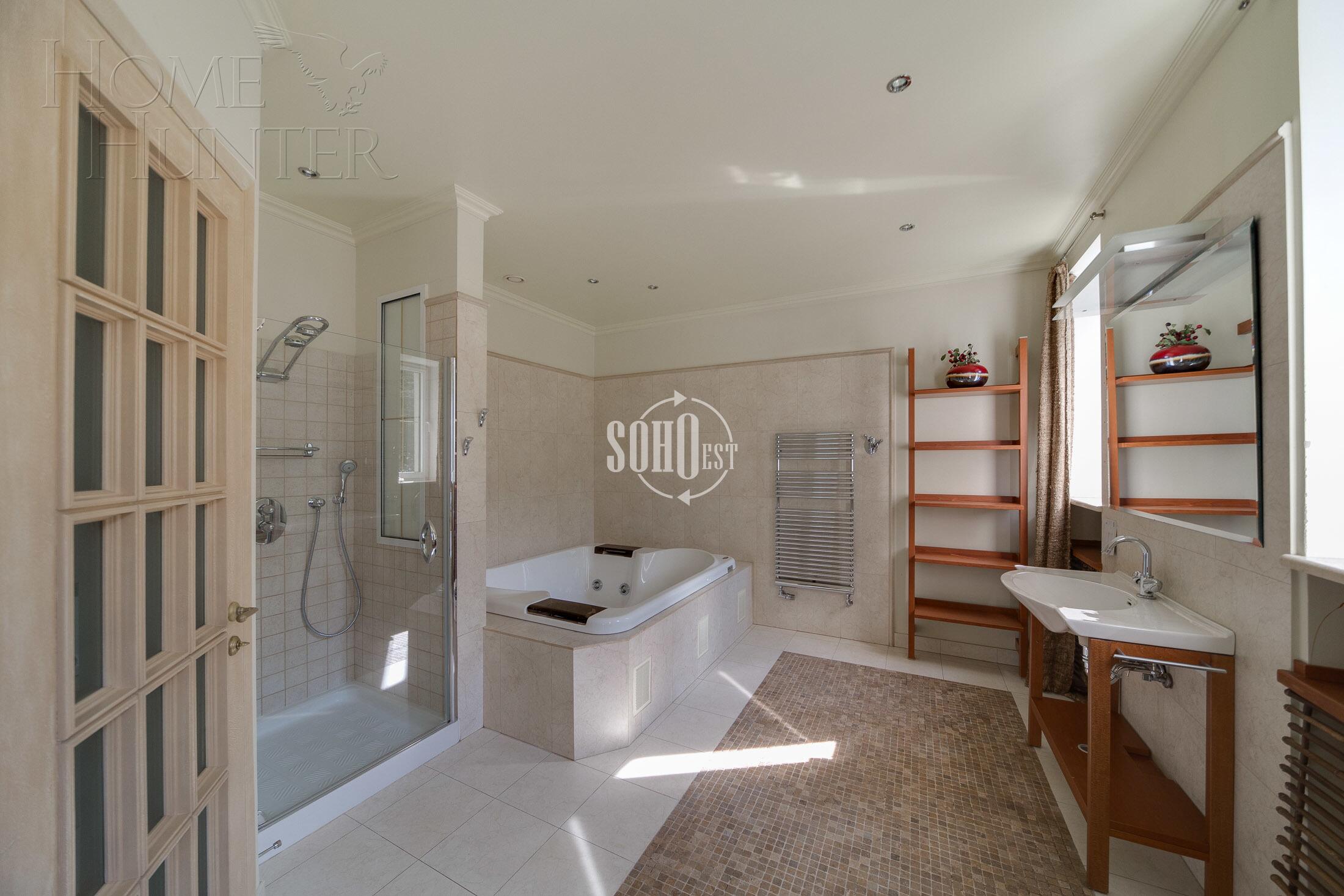 3-УРОВНЕВЫЙ ОСОБНЯК С ОТДЕЛКОЙ 1 040 М² НА 1 ЭТАЖЕ