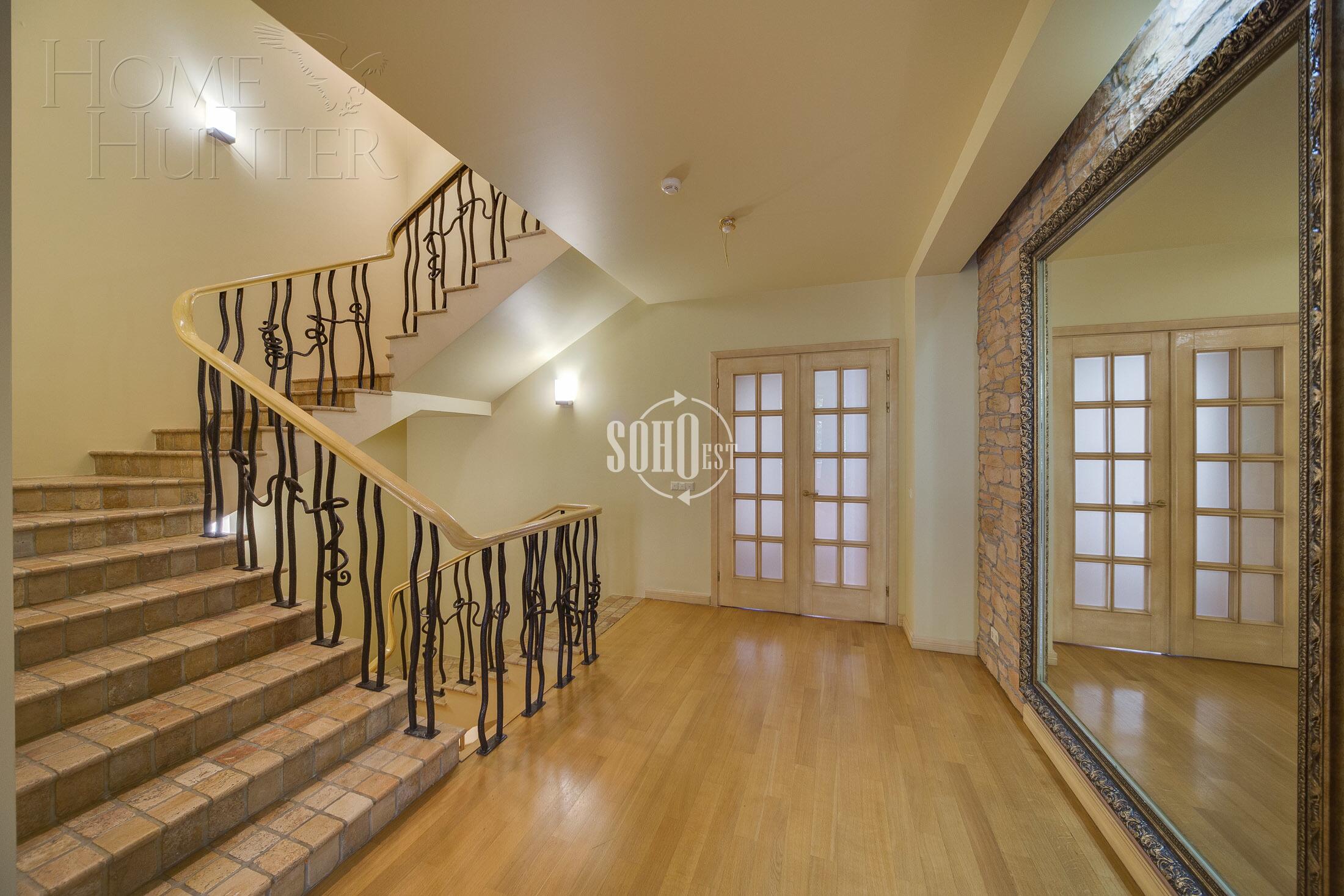 3-УРОВНЕВЫЙ ОСОБНЯК С ОТДЕЛКОЙ 1 040 М² НА 1 ЭТАЖЕ