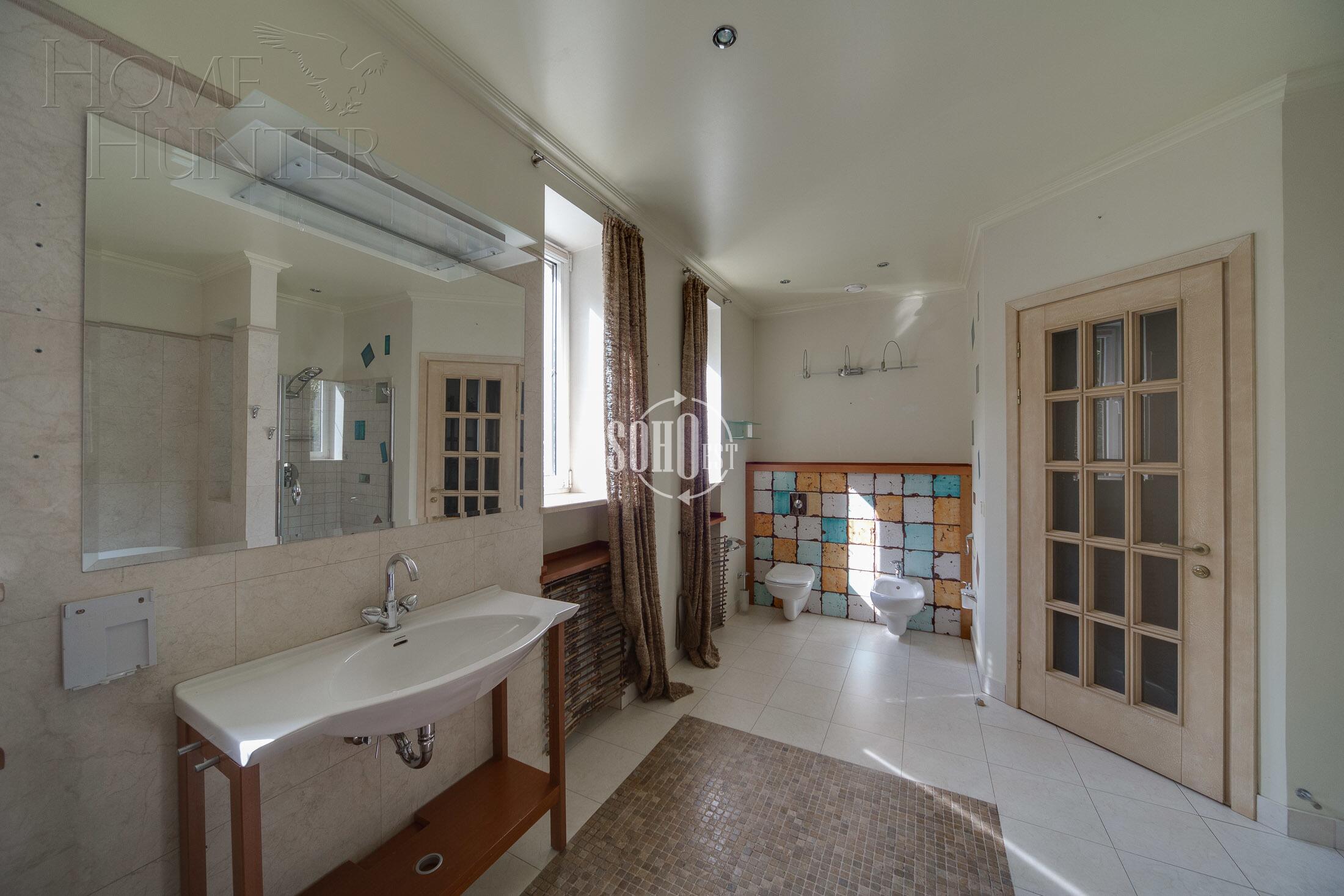 3-УРОВНЕВЫЙ ОСОБНЯК С ОТДЕЛКОЙ 1 040 М² НА 1 ЭТАЖЕ