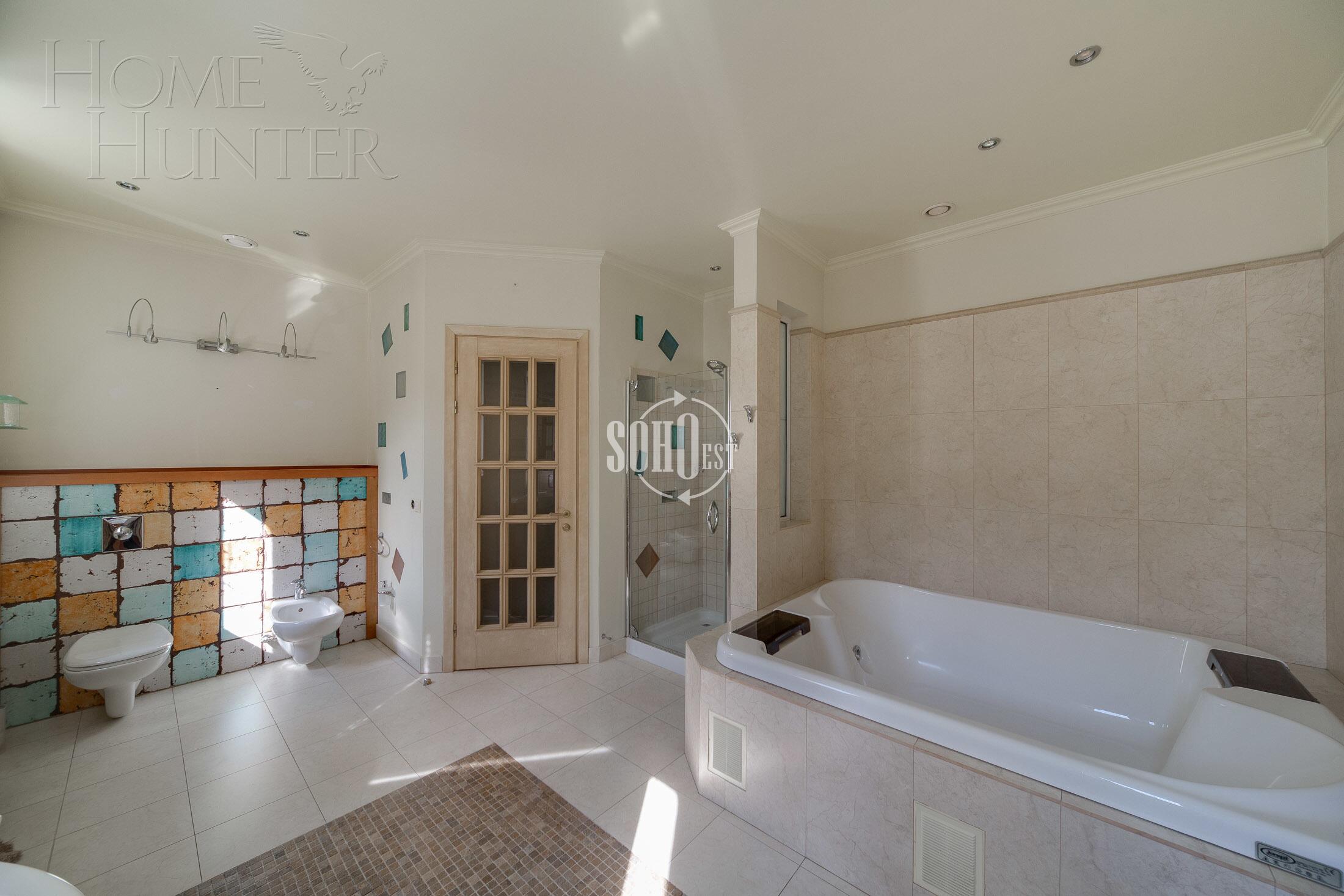 3-УРОВНЕВЫЙ ОСОБНЯК С ОТДЕЛКОЙ 1 040 М² НА 1 ЭТАЖЕ