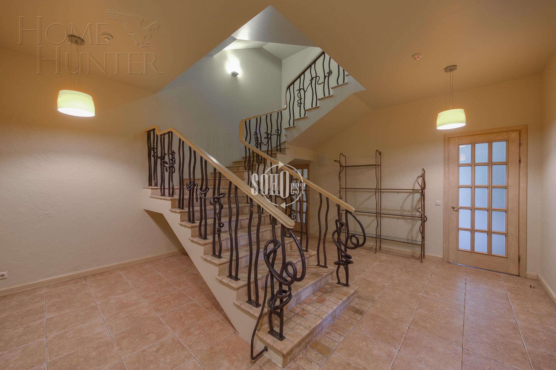 3-УРОВНЕВЫЙ ОСОБНЯК С ОТДЕЛКОЙ 1 040 М² НА 1 ЭТАЖЕ