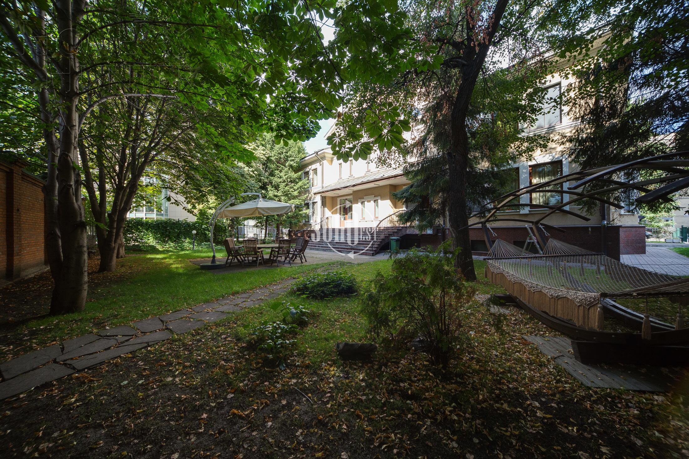 3-УРОВНЕВЫЙ ОСОБНЯК С ОТДЕЛКОЙ 1 040 М² НА 1 ЭТАЖЕ