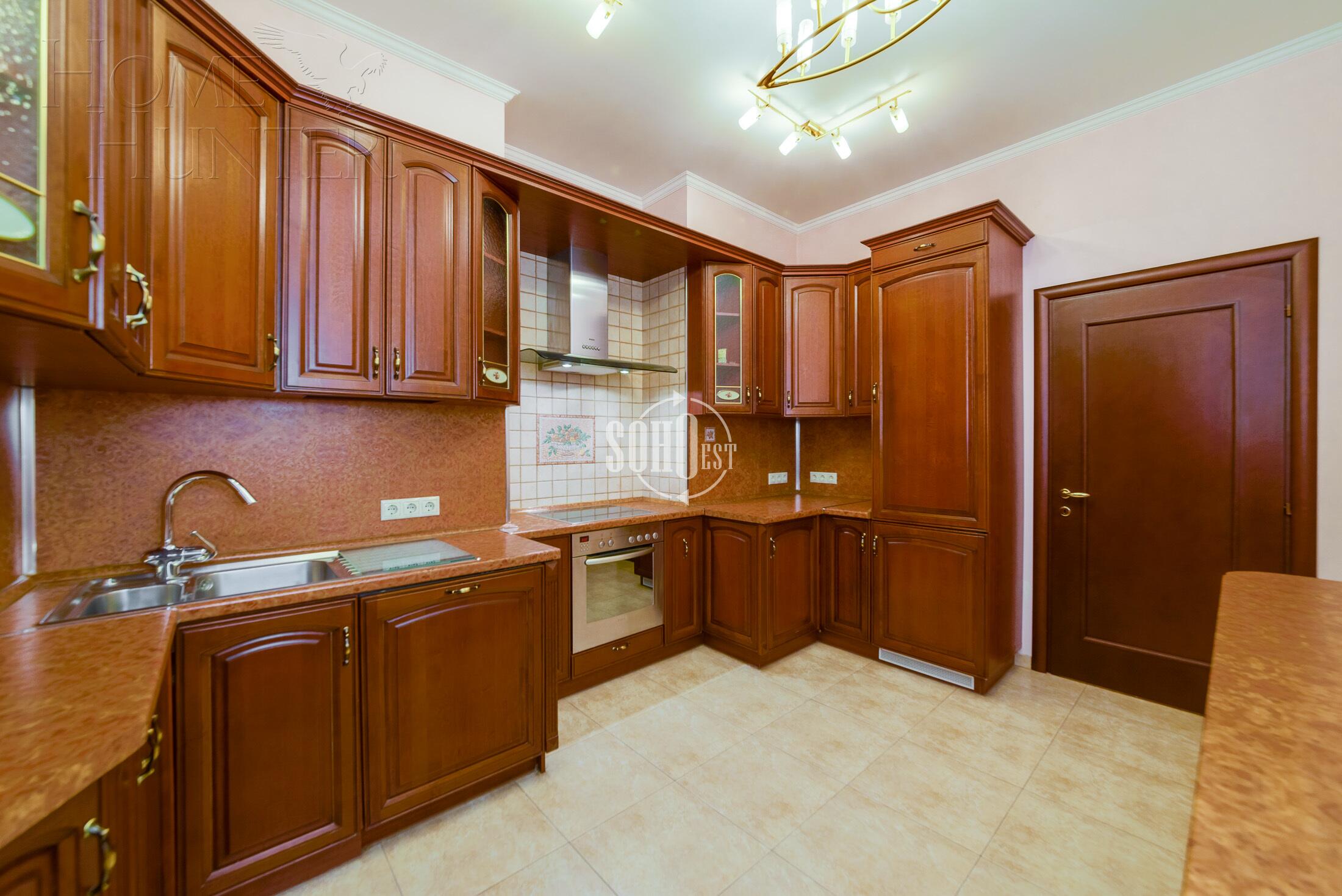 7-КОМН. КВАРТИРА С ОТДЕЛКОЙ 298 М² НА 5 ЭТАЖЕ