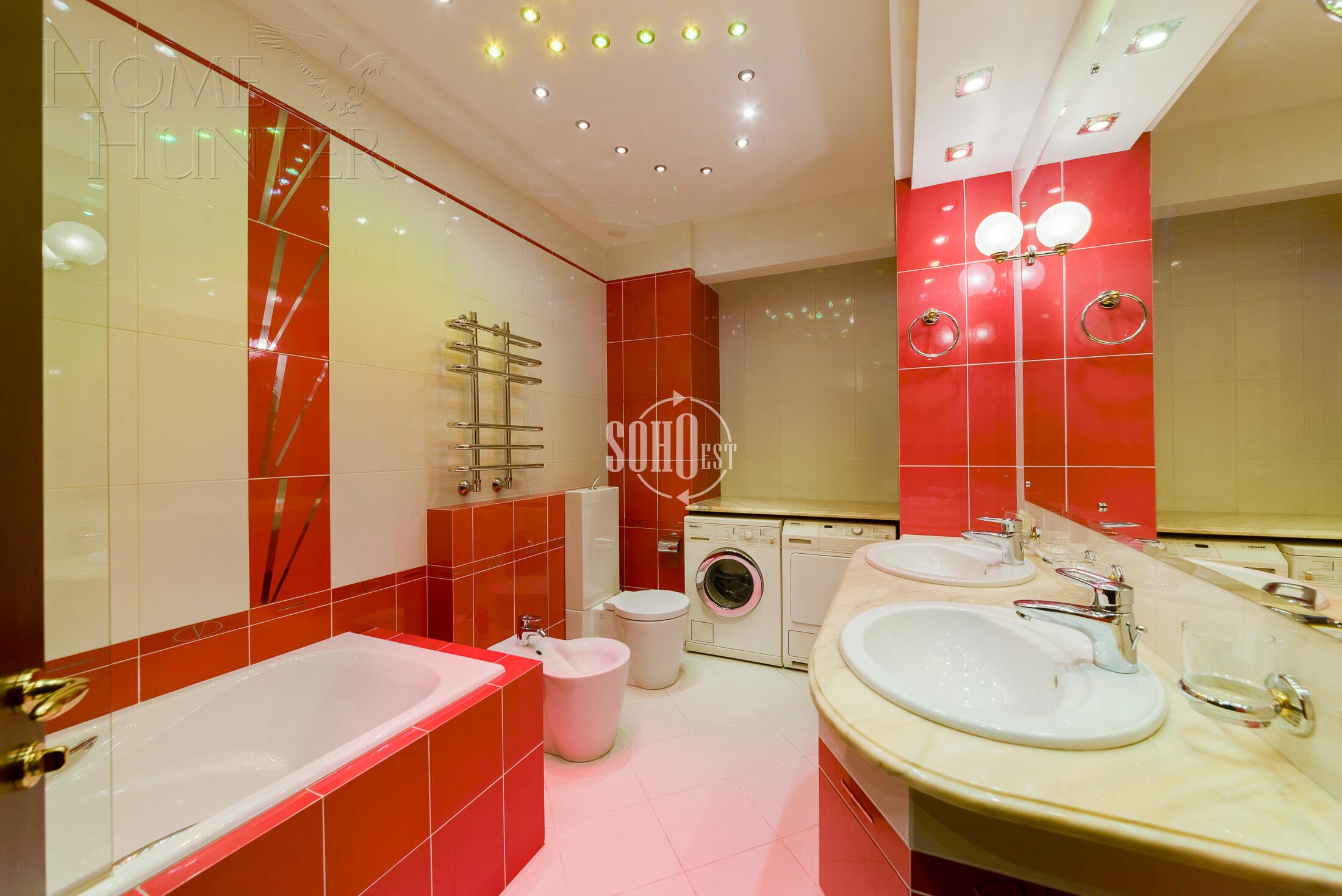 7-КОМН. КВАРТИРА С ОТДЕЛКОЙ 298 М² НА 5 ЭТАЖЕ